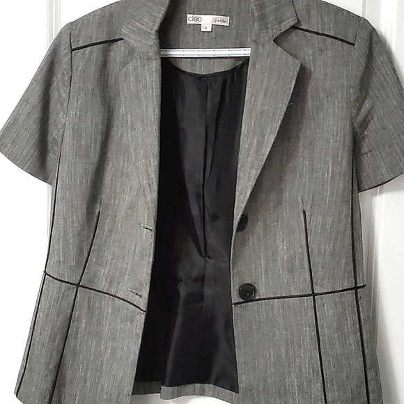 Short sleeve jacket - Picture 3 of 5